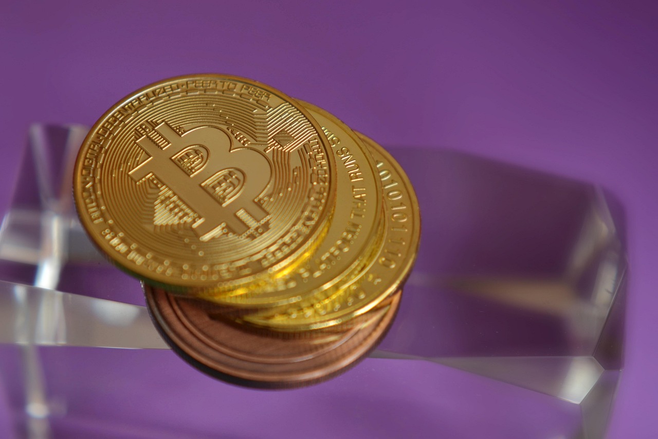 余弦：Hyperliquid上50倍杠杆巨鲸再以452万USDC做多ETH！爆仓价1391美元